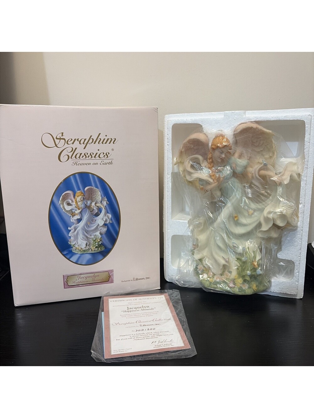 Seraphim Classics Heaven on Earth Angel Figure Jacquelyn “Happiness Abounds”